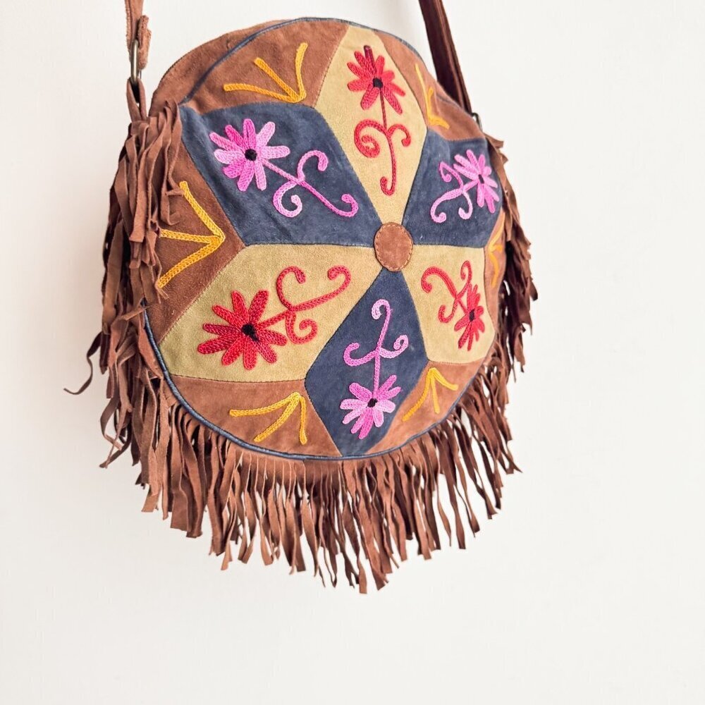 Vintage Patchwork Deerskin Round Crossbody w fringe - Picture 8 of 9